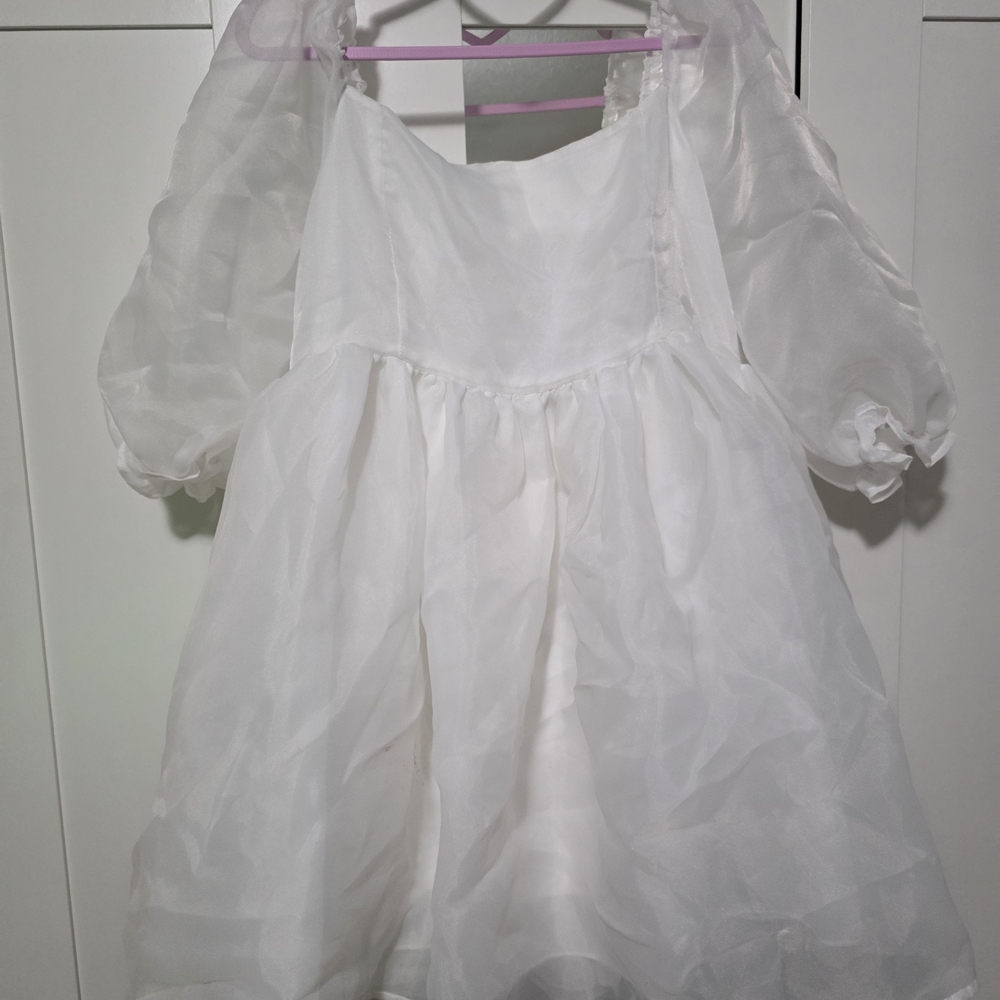 Elegant White Puff Sleeve Dress - Picture 4 of 4